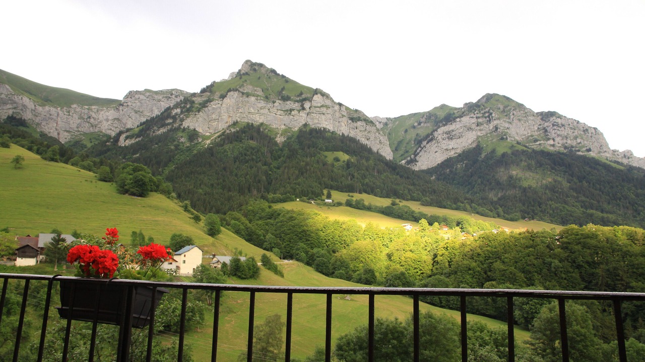 Photo of Outdoor in Montmin