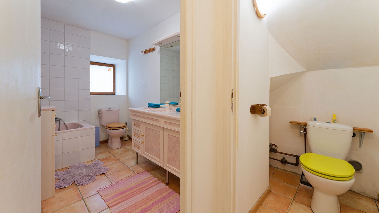 Photo of Bathroom in Montmin