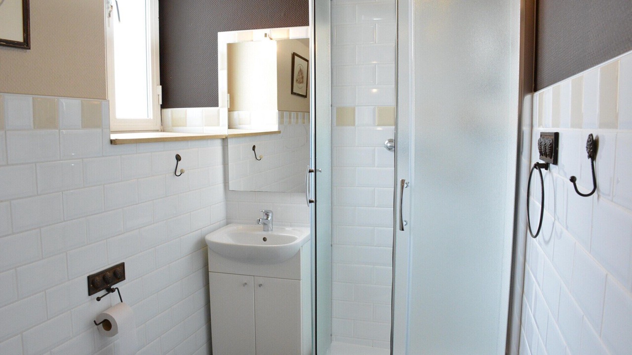 Photo of Bathroom in Coo