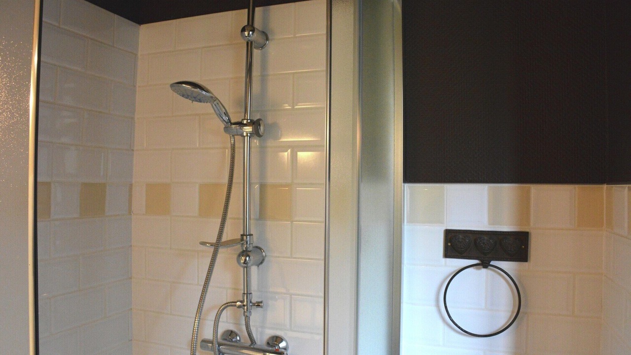Photo of Bathroom in Coo