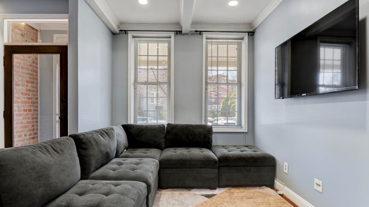 Photo of Livingroom in H Street Corridor