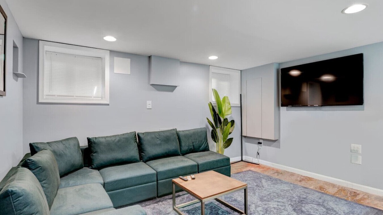 Photo of Livingroom in H Street Corridor