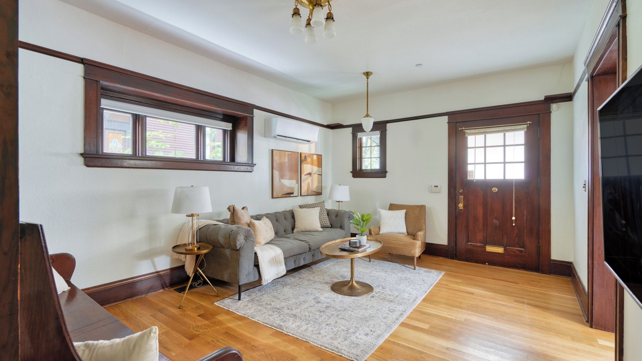 Photo of Livingroom in Alphabet Historic District