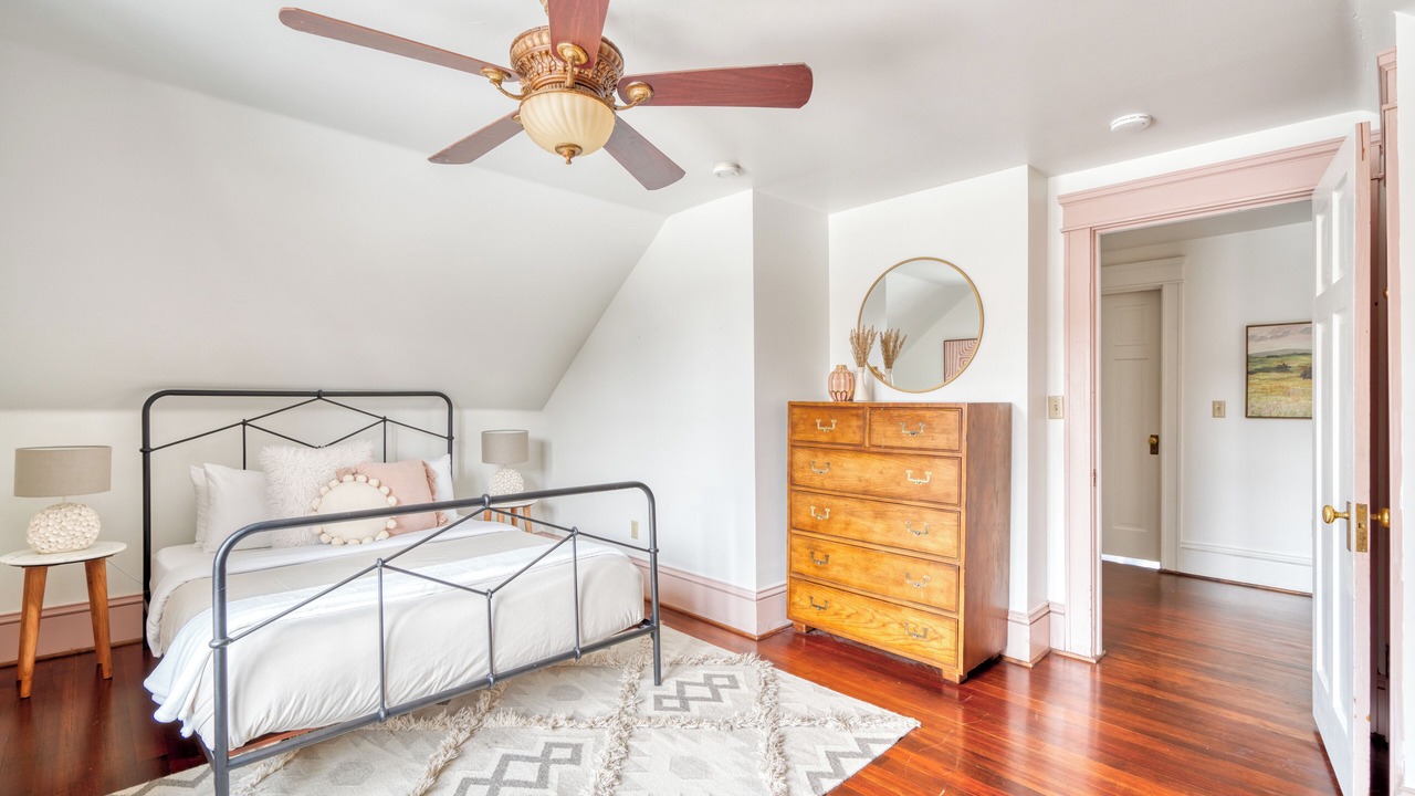 Photo of Bedroom in Alphabet Historic District