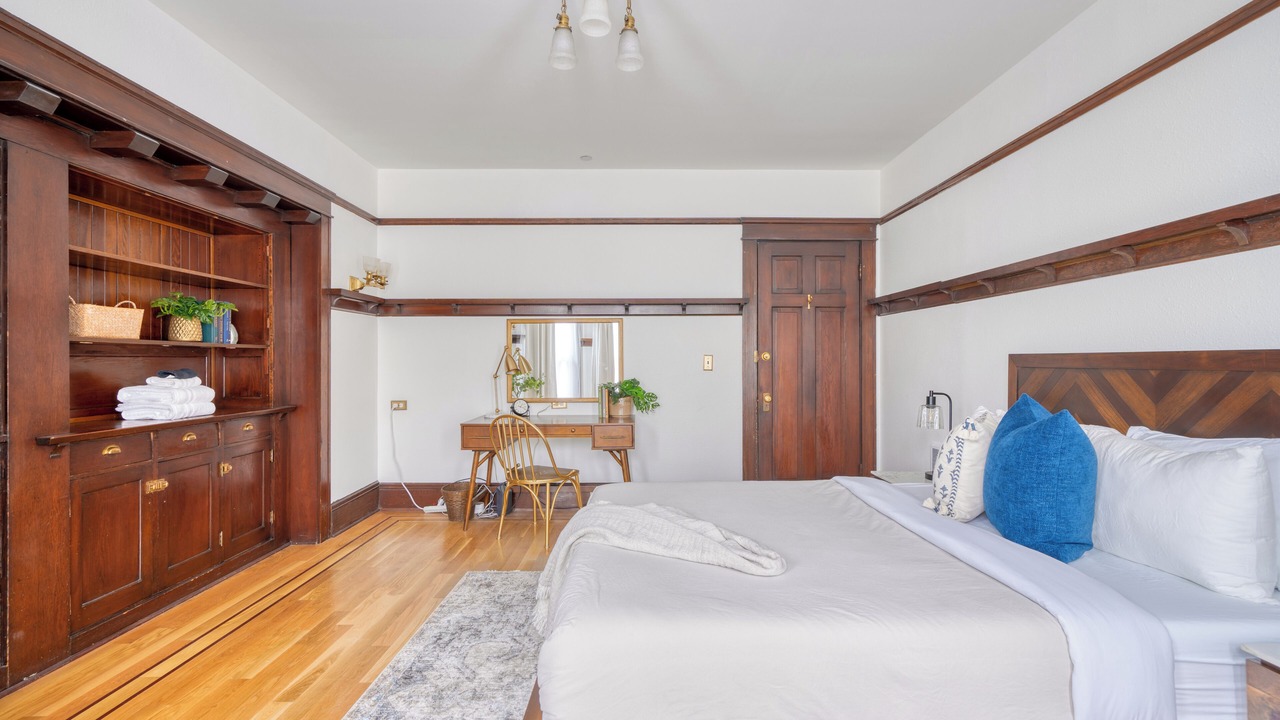Photo of Bedroom in Alphabet Historic District