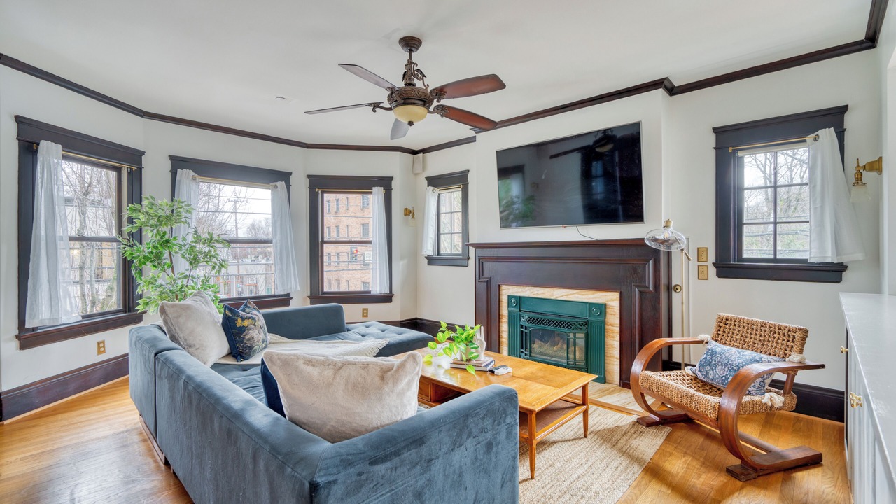 Photo of Livingroom in Alphabet Historic District