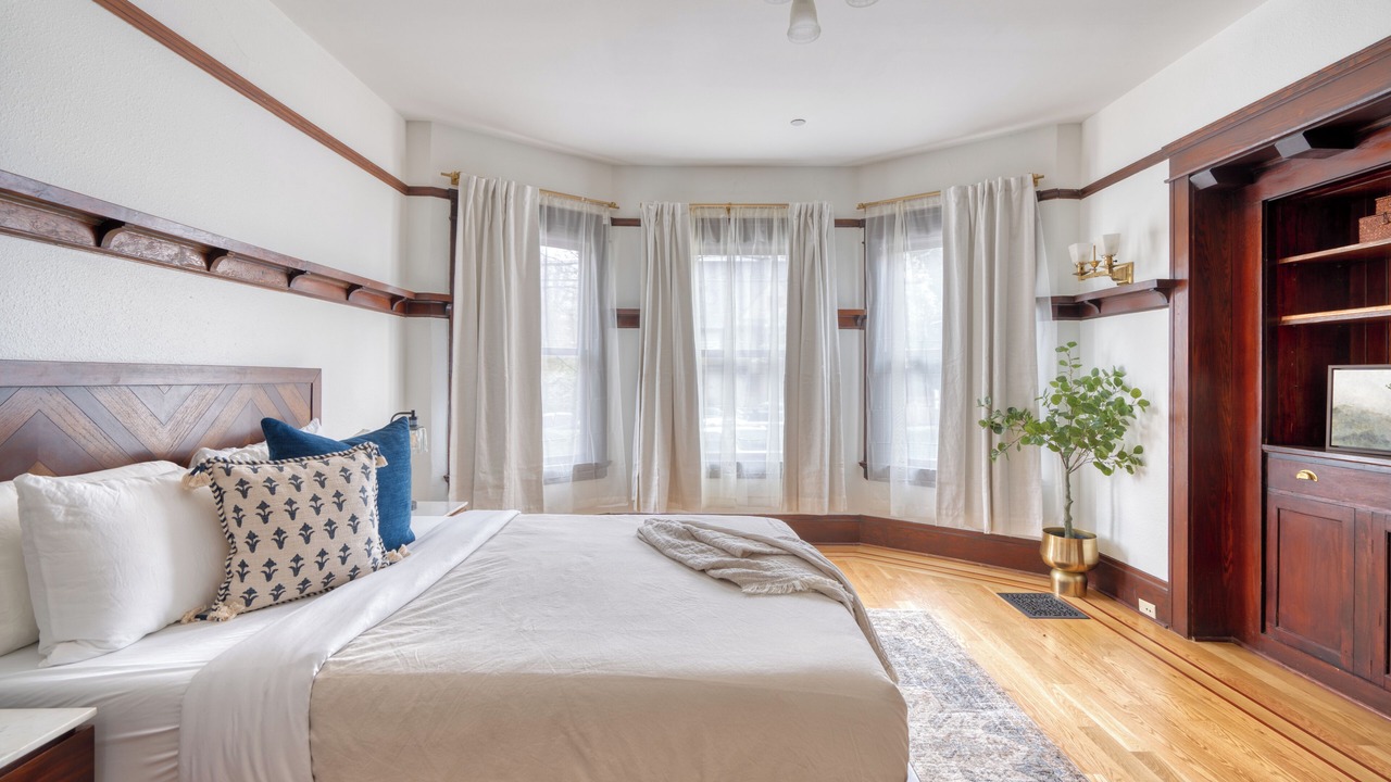 Photo of Bedroom in Alphabet Historic District
