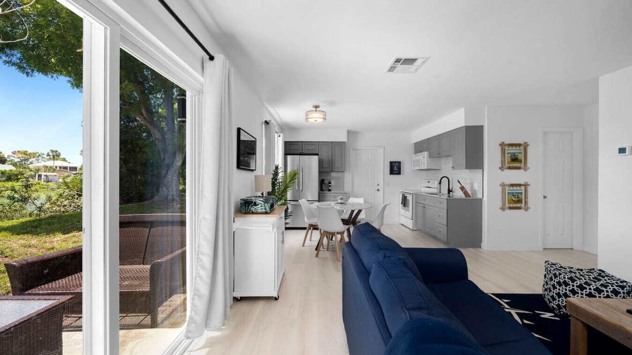 Photo of Livingroom in Naples Park