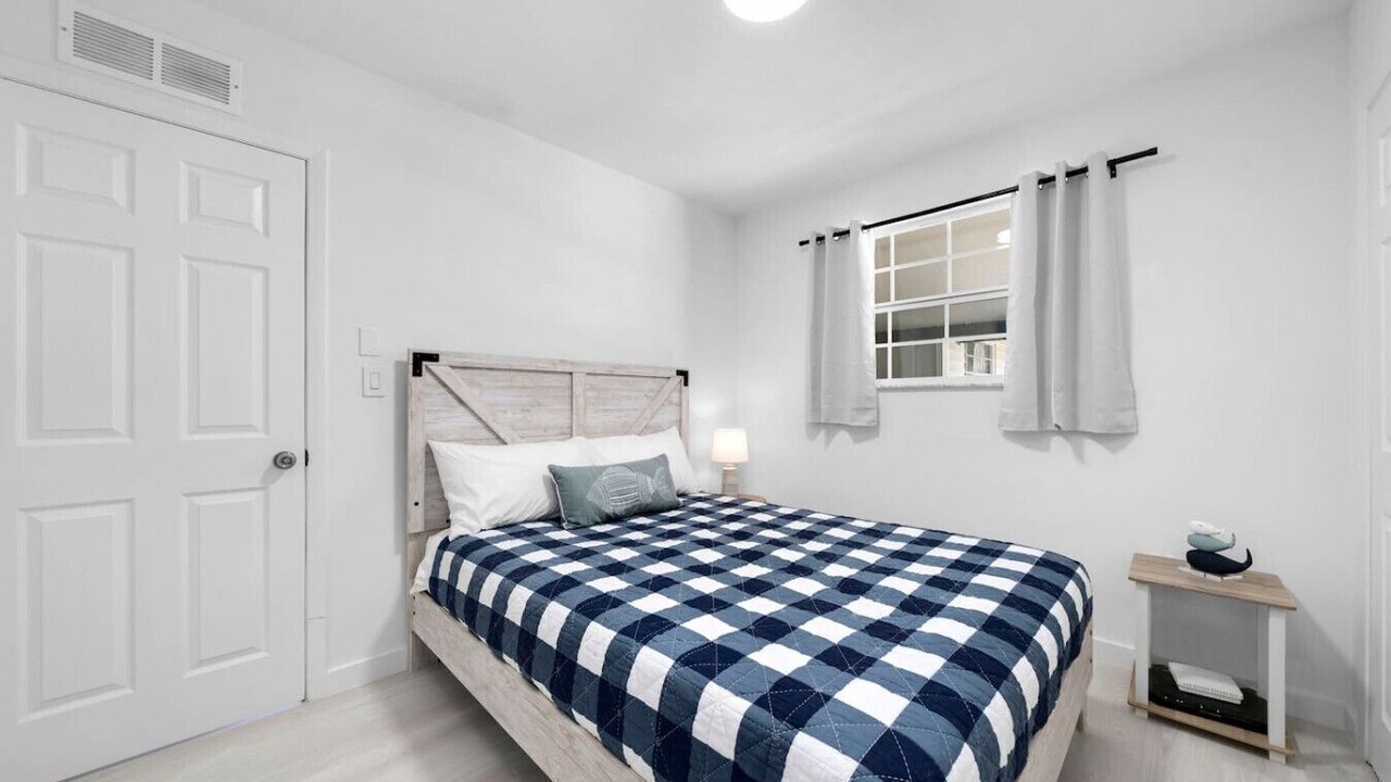 Photo of Bedroom in Naples Park