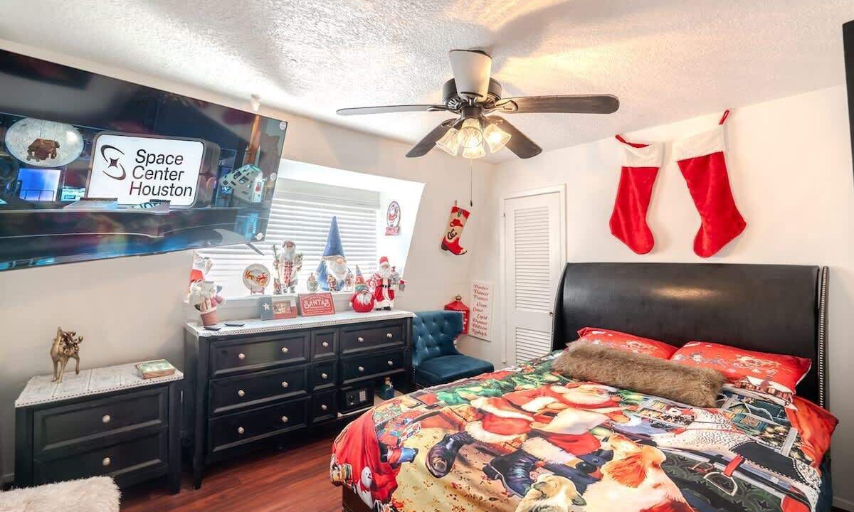 Photo of Bedroom in Nassau Bay