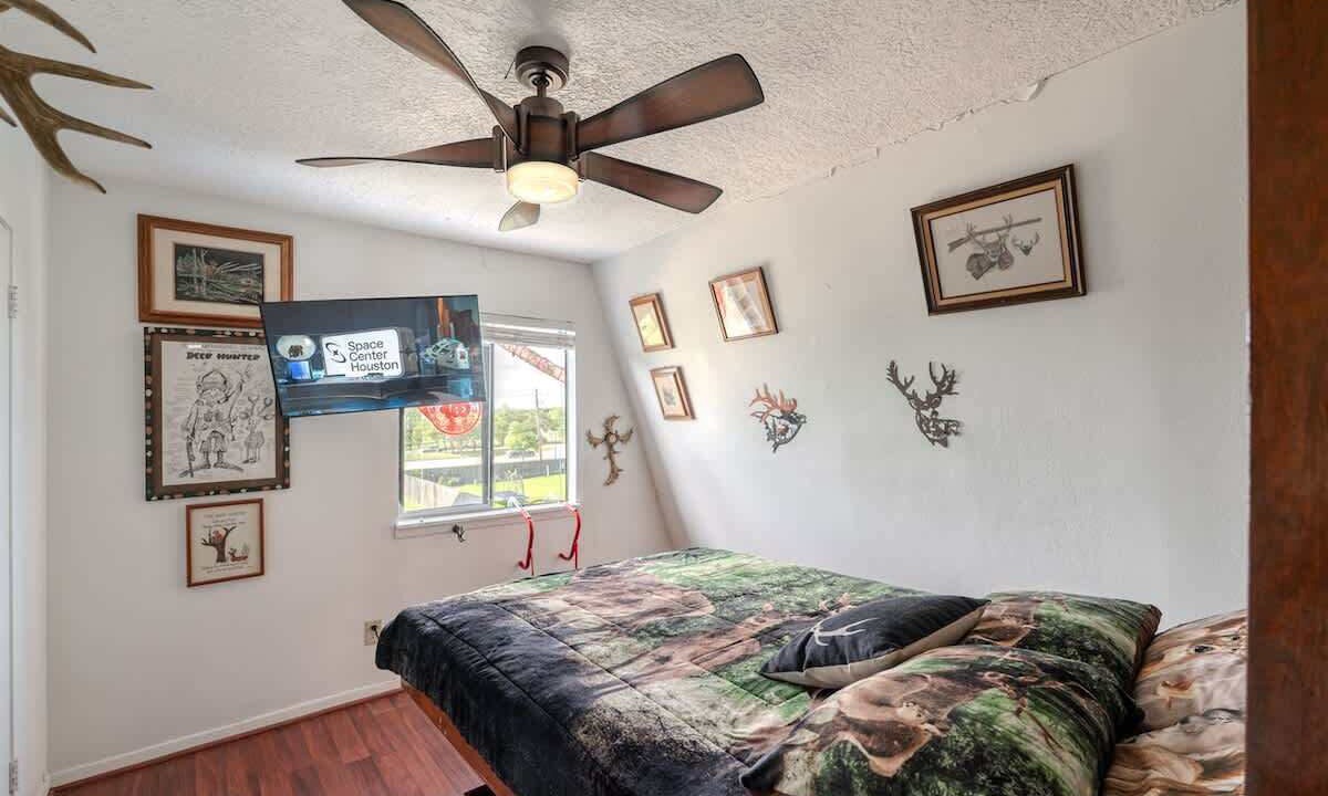 Photo of Bedroom in Nassau Bay