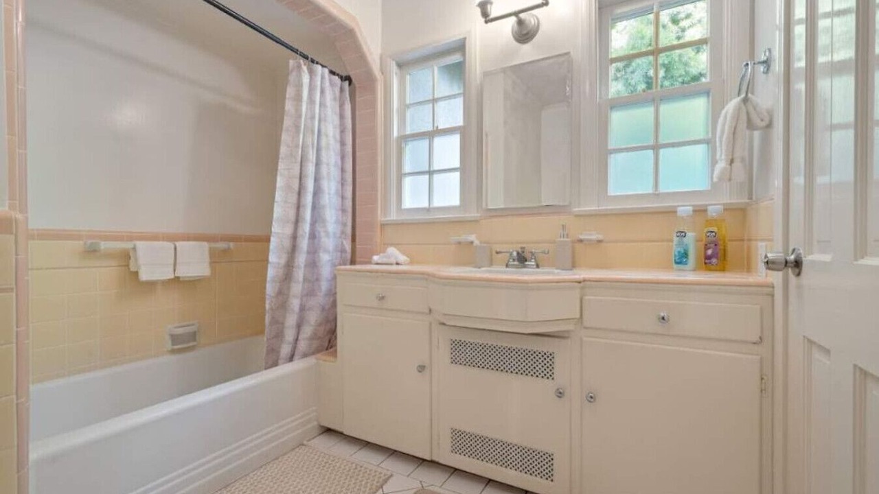 Photo of Bathroom in Valley Village