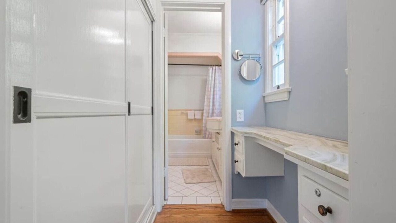 Photo of Bathroom in Valley Village