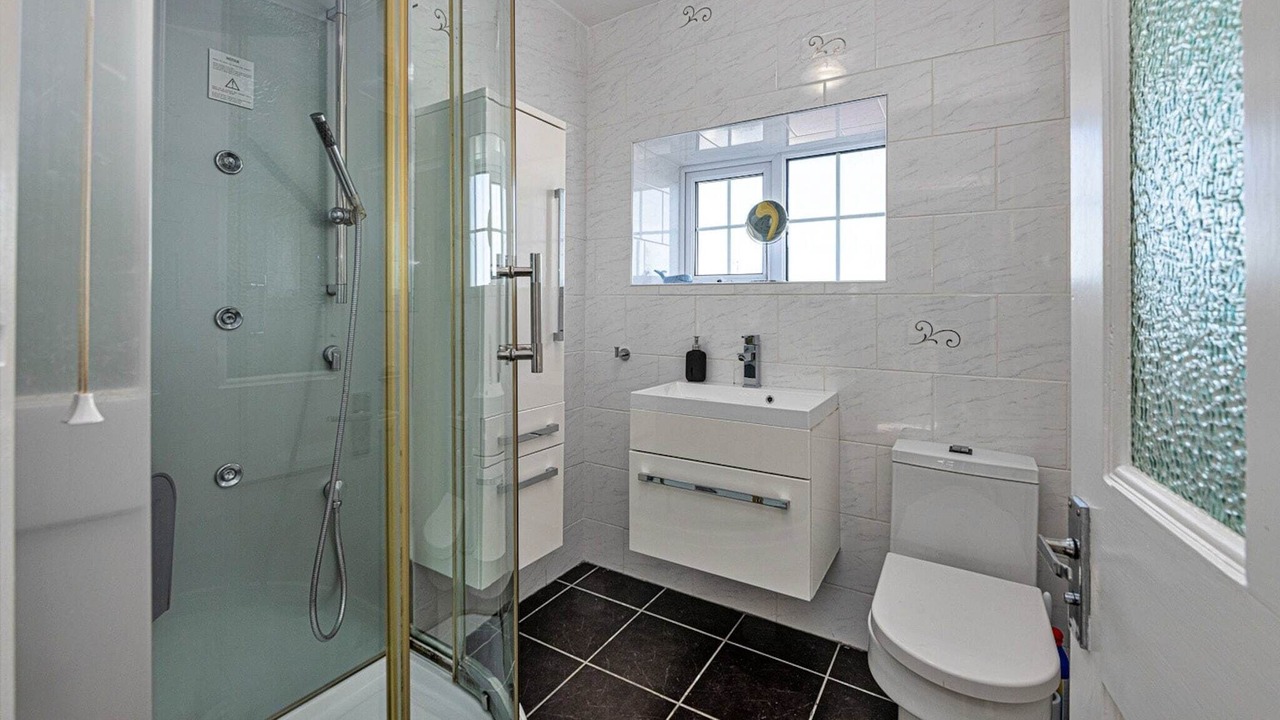 Photo of Bathroom in Abersoch