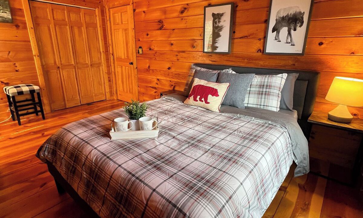 Photo of Bedroom in Hidden Lake