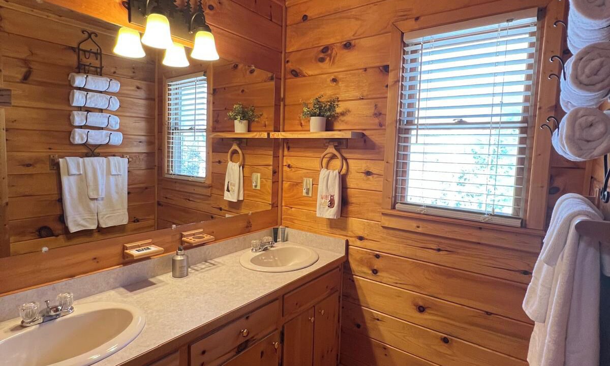 Photo of Bathroom in Hidden Lake