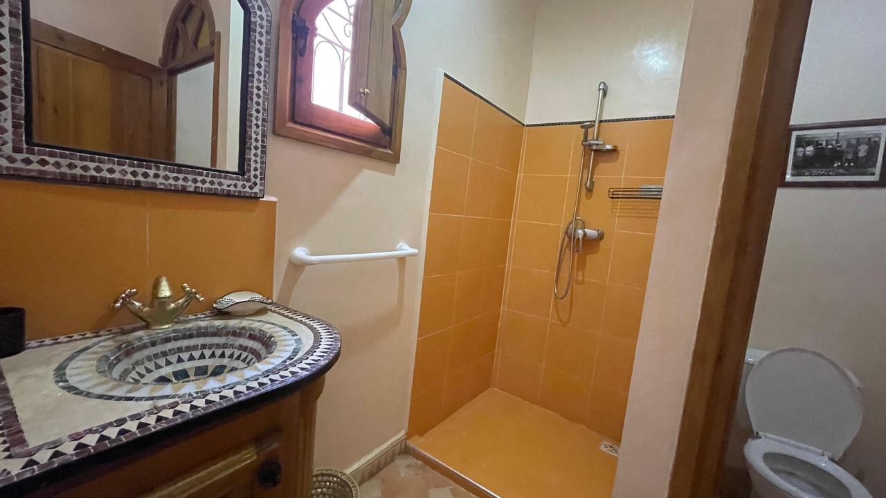 Photo of Bathroom in Tamrhakht