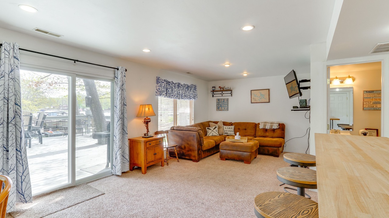 Photo of Livingroom in Roach