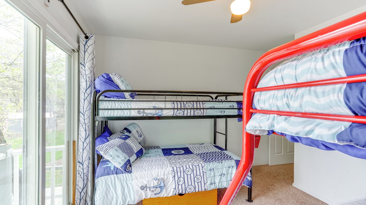 Photo of Bedroom in Roach