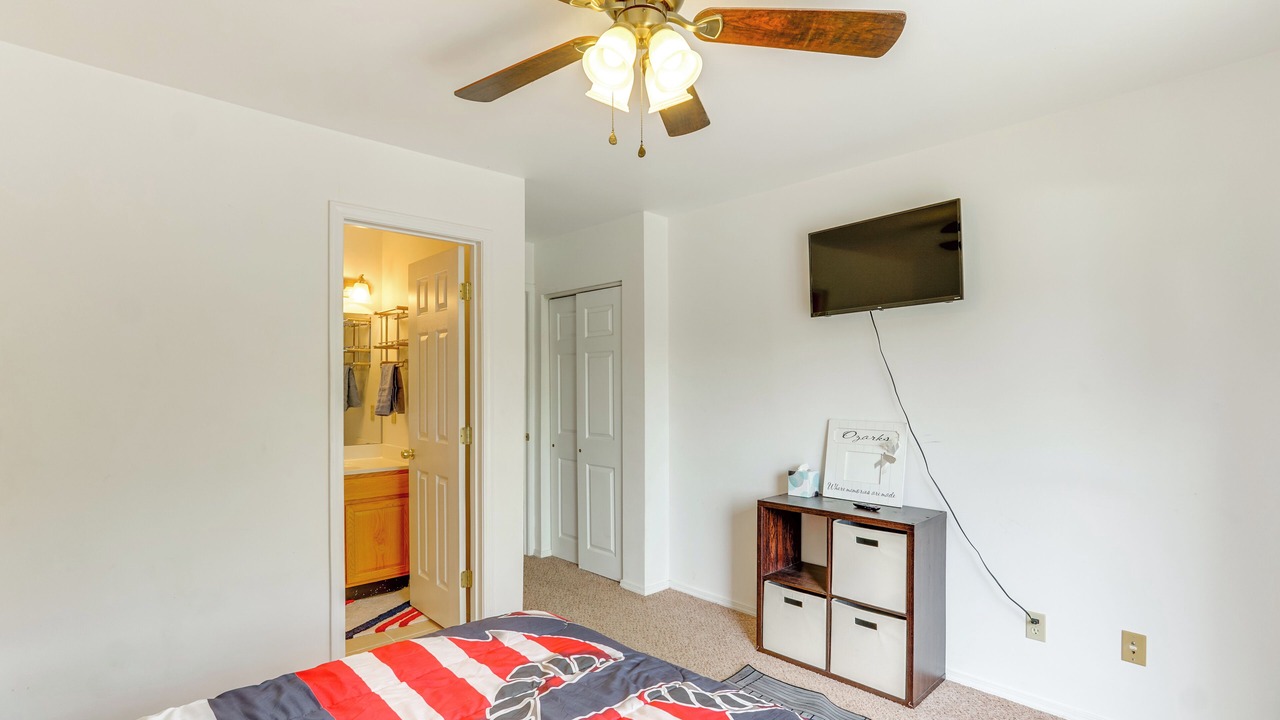 Photo of Bedroom in Roach