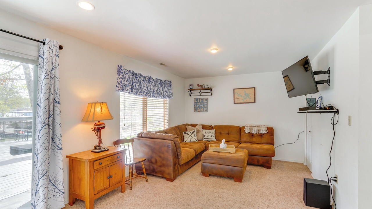 Photo of Bedroom in Roach