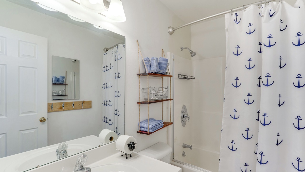 Photo of Bathroom in Roach