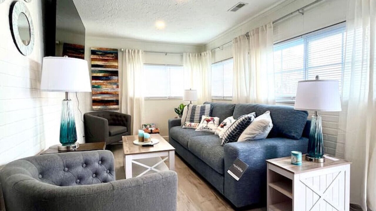 Photo of Livingroom in Russells Point