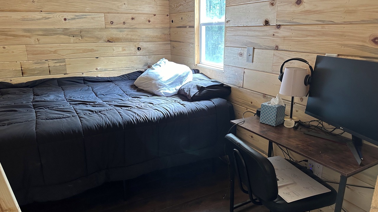 Photo of Bedroom in Walker