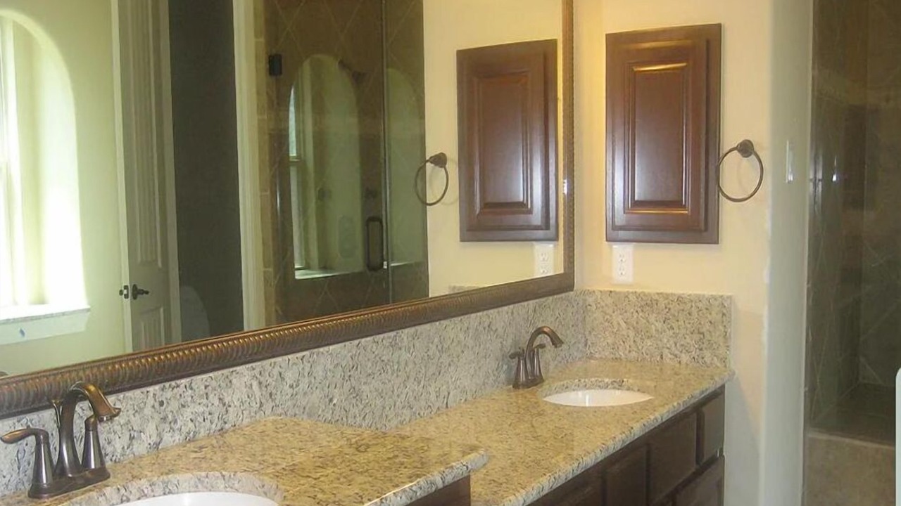 Photo of Bathroom in Klein