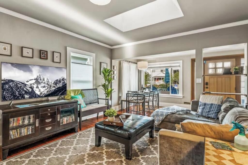Photo of Livingroom in Alki