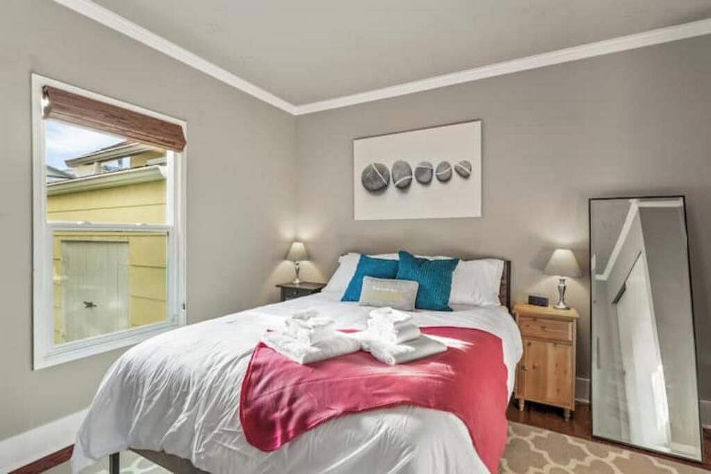Photo of Bedroom in Alki