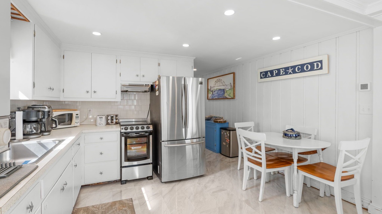 Photo of Kitchen in Popponesset