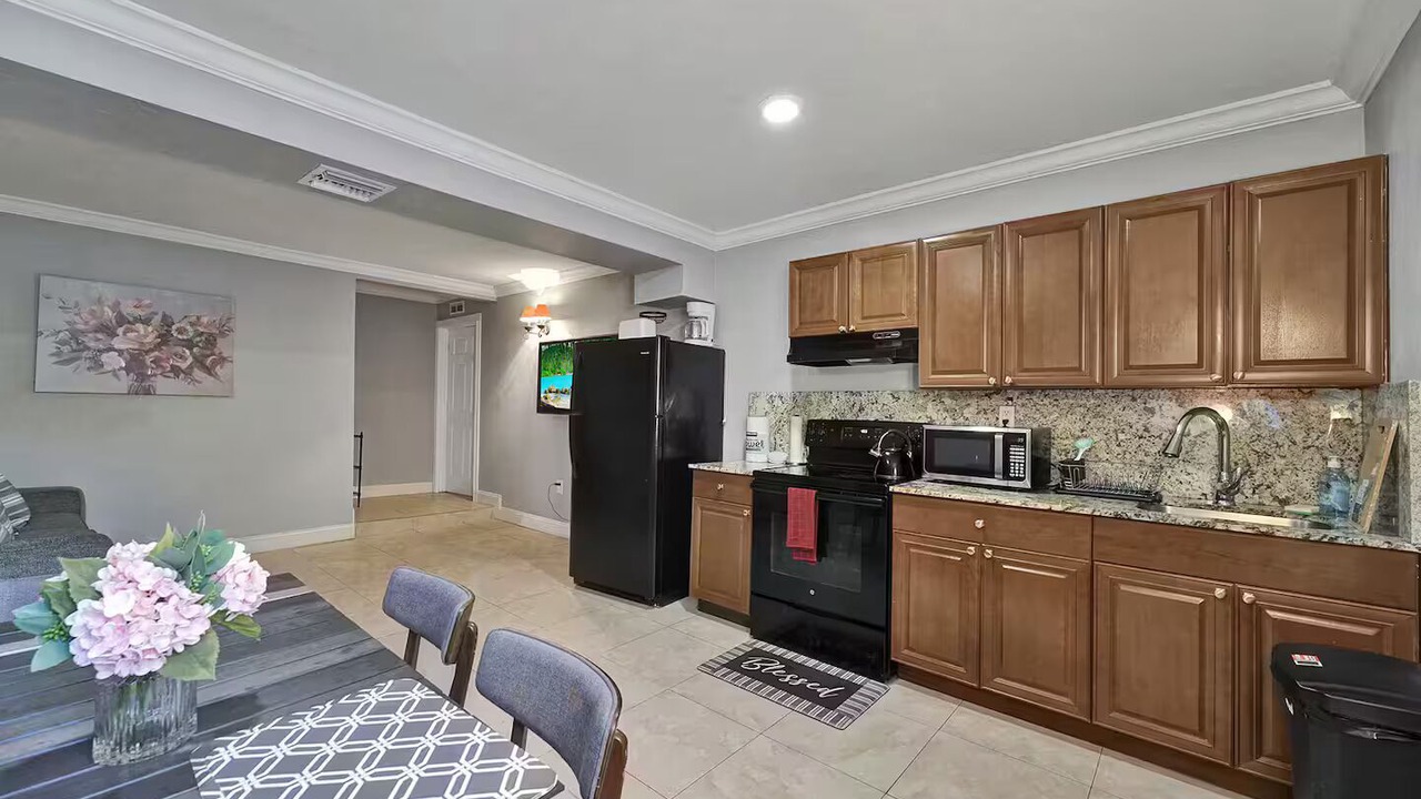 Photo of Kitchen in Golden Glades