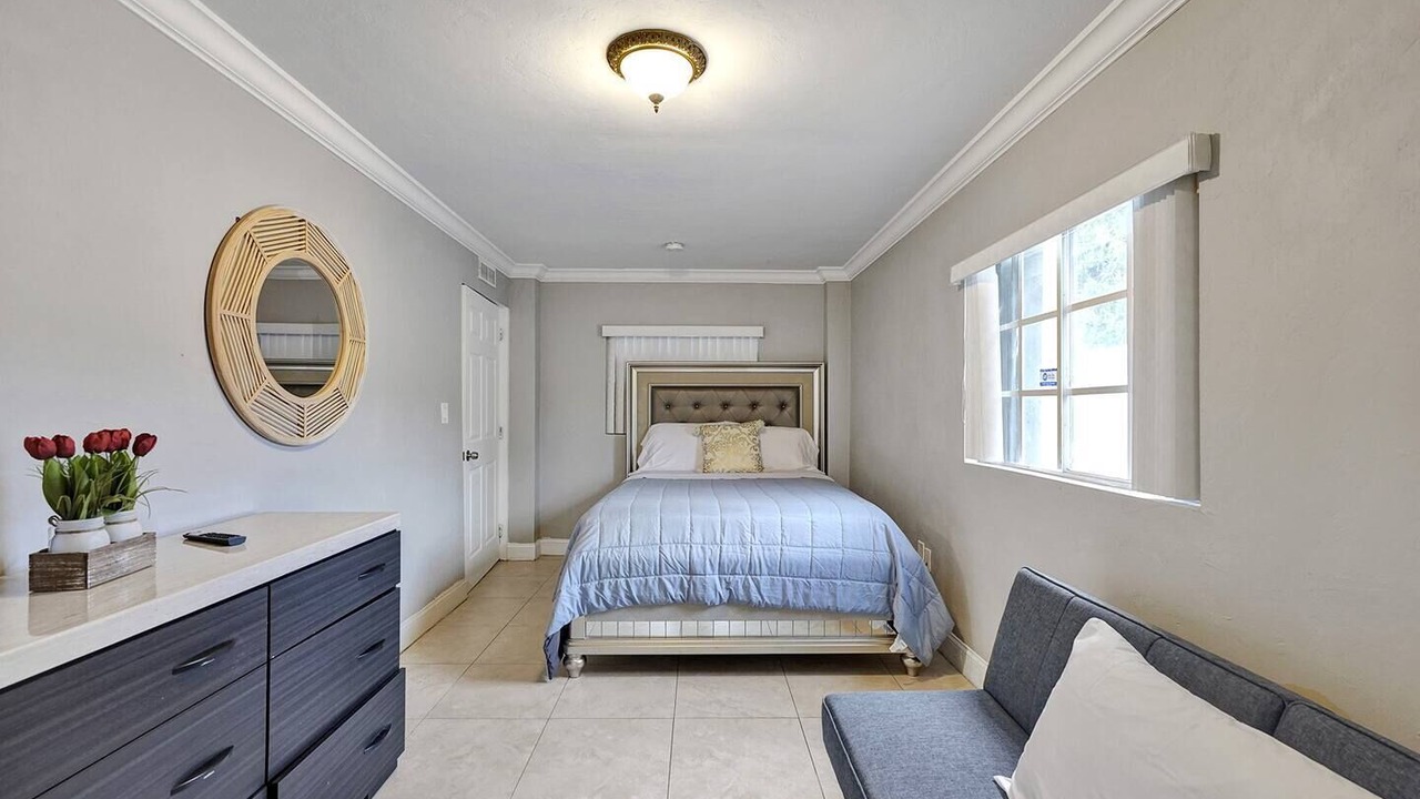 Photo of Bedroom in Golden Glades