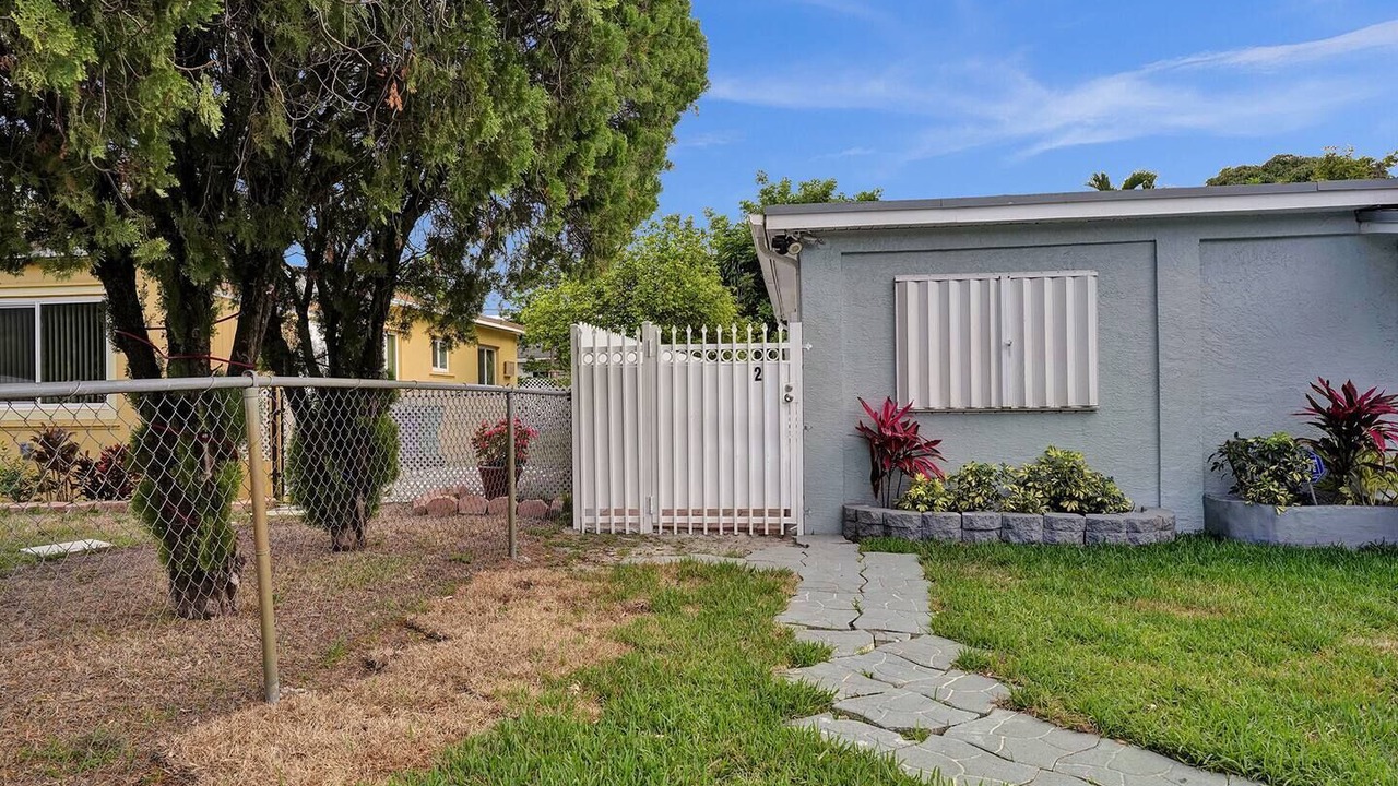Photo of Outdoor in Golden Glades