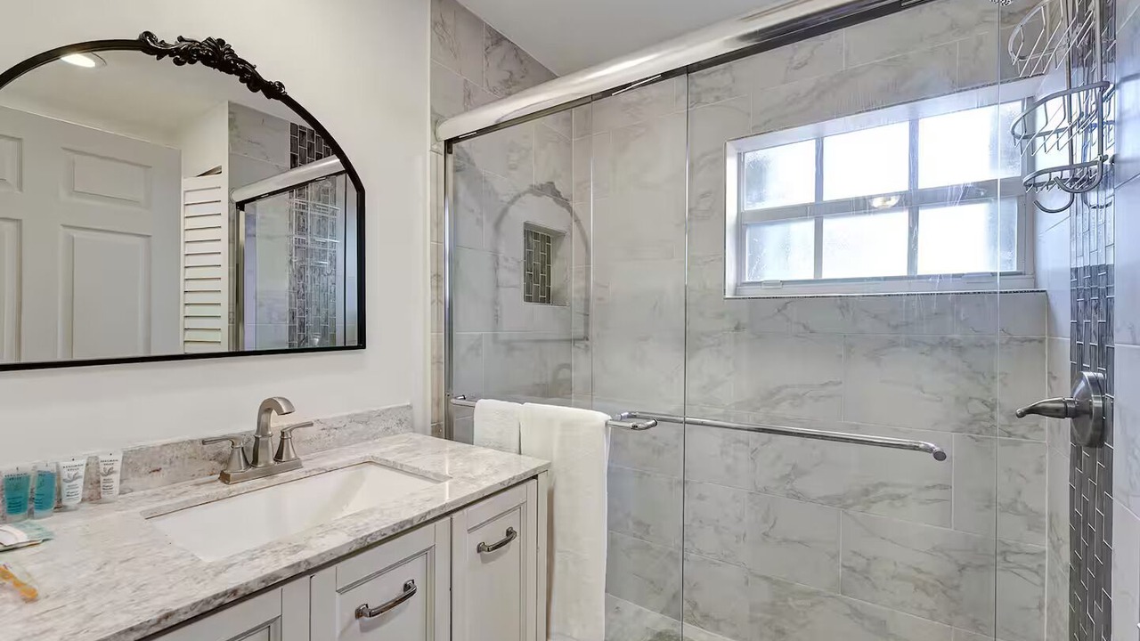 Photo of Bathroom in Golden Glades