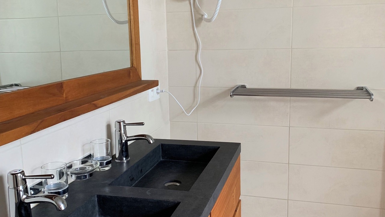 Photo of Bathroom in Coo