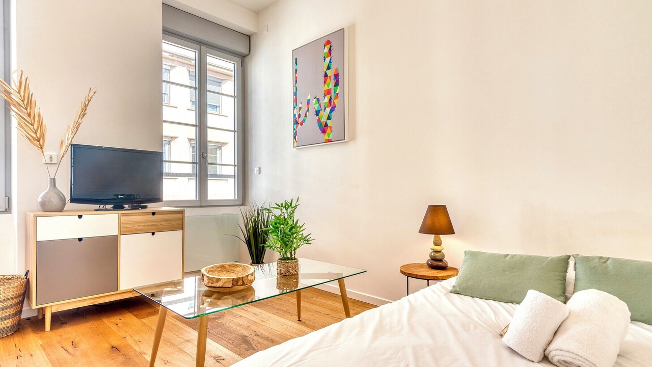 Photo of Bedroom in Jules Ferry - Recamier