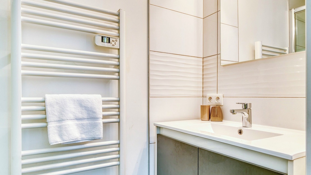 Photo of Bathroom in Jules Ferry - Recamier