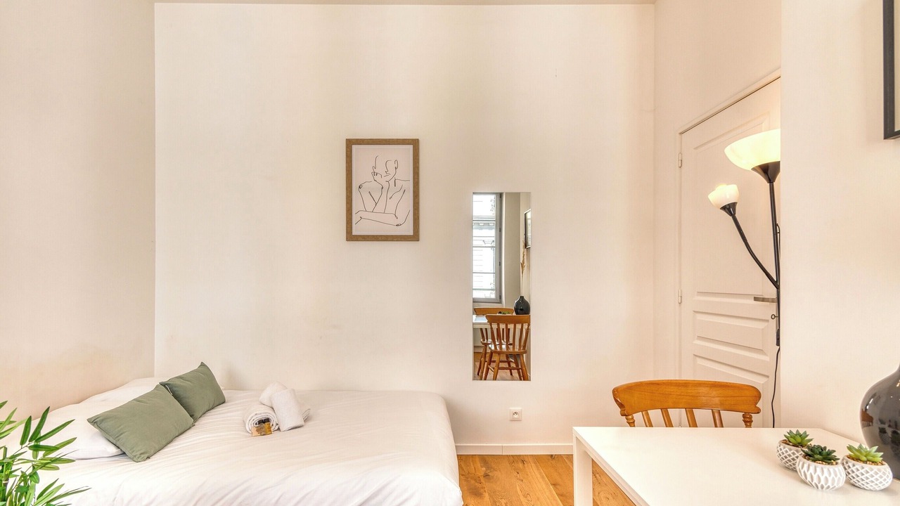 Photo of Bedroom in Jules Ferry - Recamier