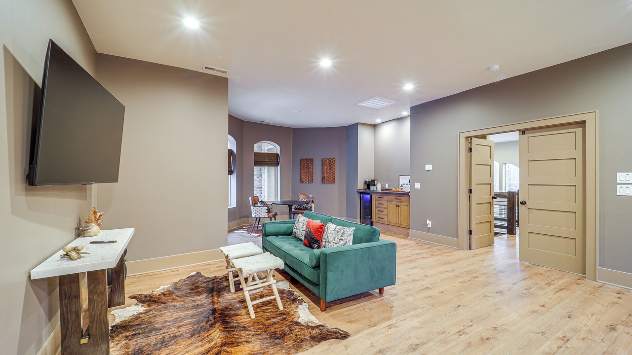 Photo of Livingroom in Charter Hills