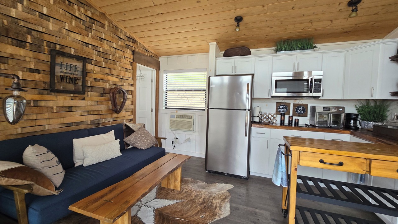 Photo of Livingroom in Hollister