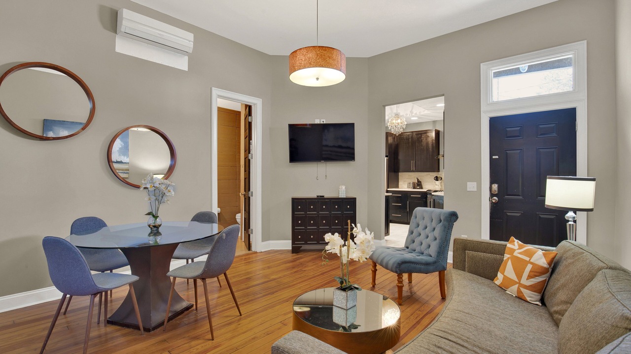 Photo of Livingroom in Metropolitan