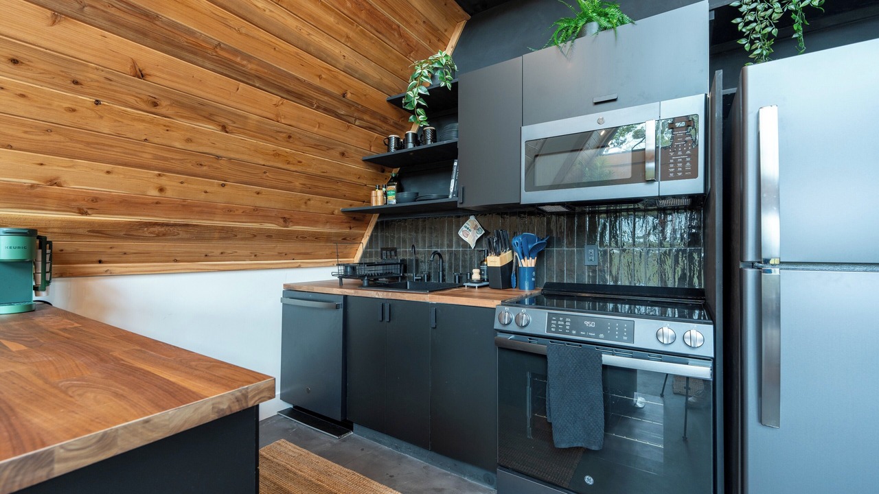 Photo of Kitchen in Canyon Lake