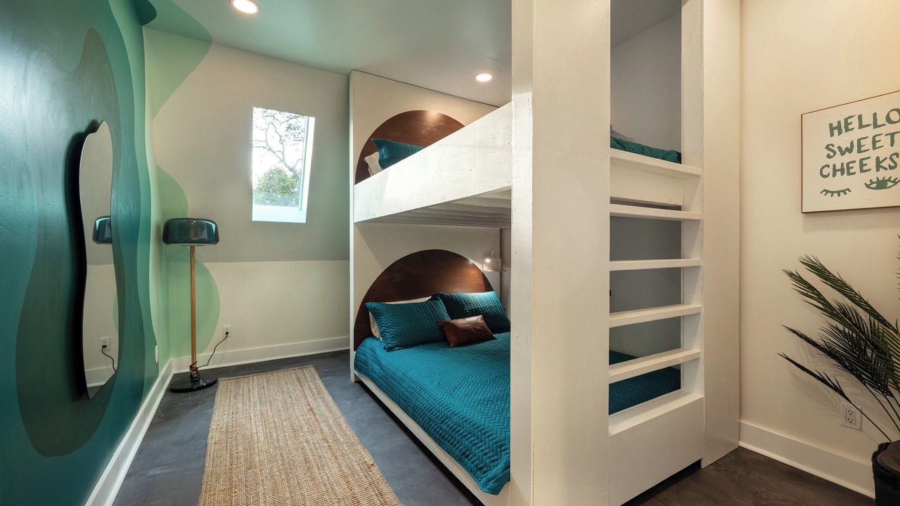 Photo of Bedroom in Canyon Lake