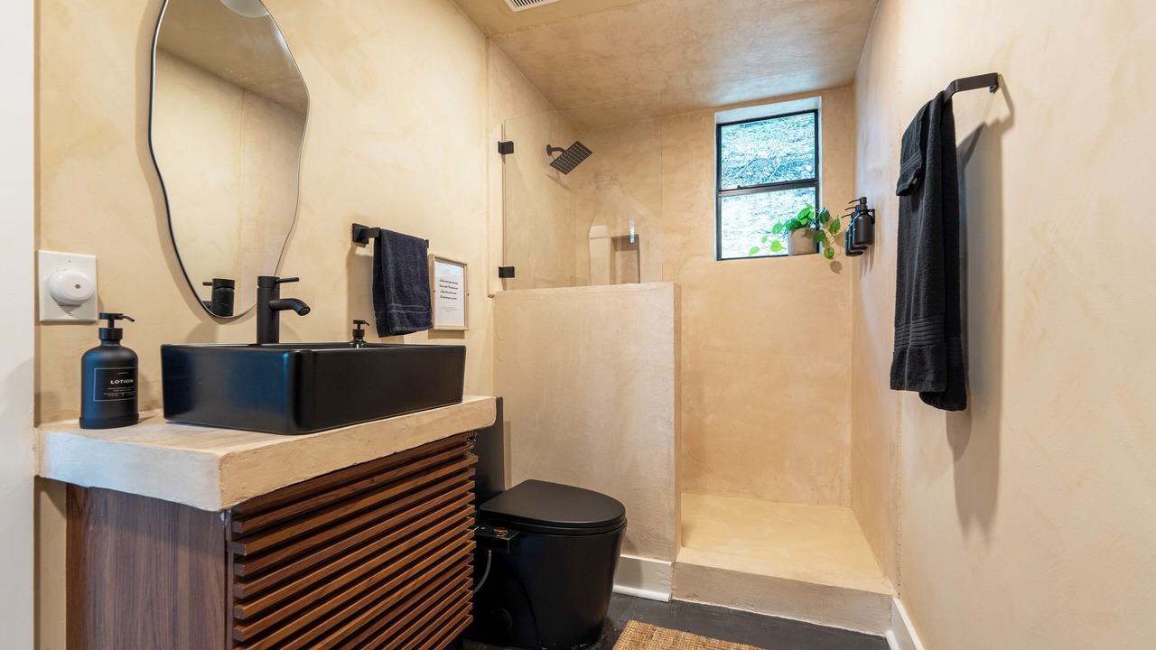 Photo of Bathroom in Canyon Lake