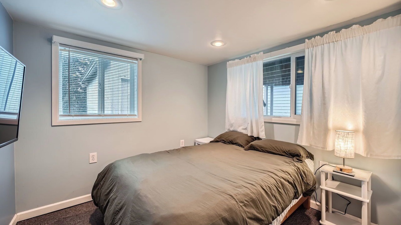 Photo of Bedroom in Maple Leaf