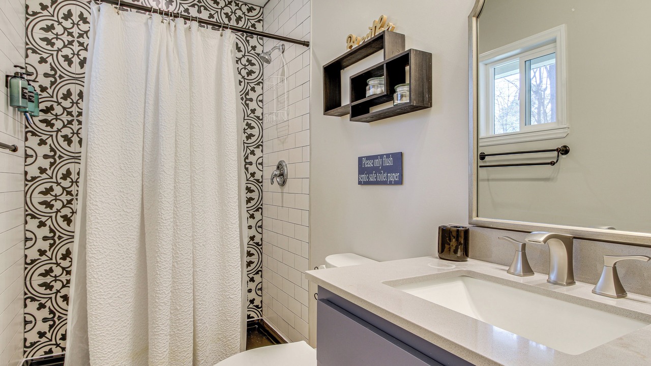 Photo of Bathroom in Leesville
