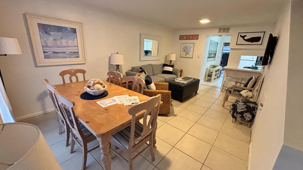 Photo of Livingroom in Arcadian Shores