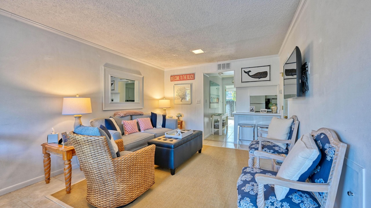 Photo of Livingroom in Arcadian Shores